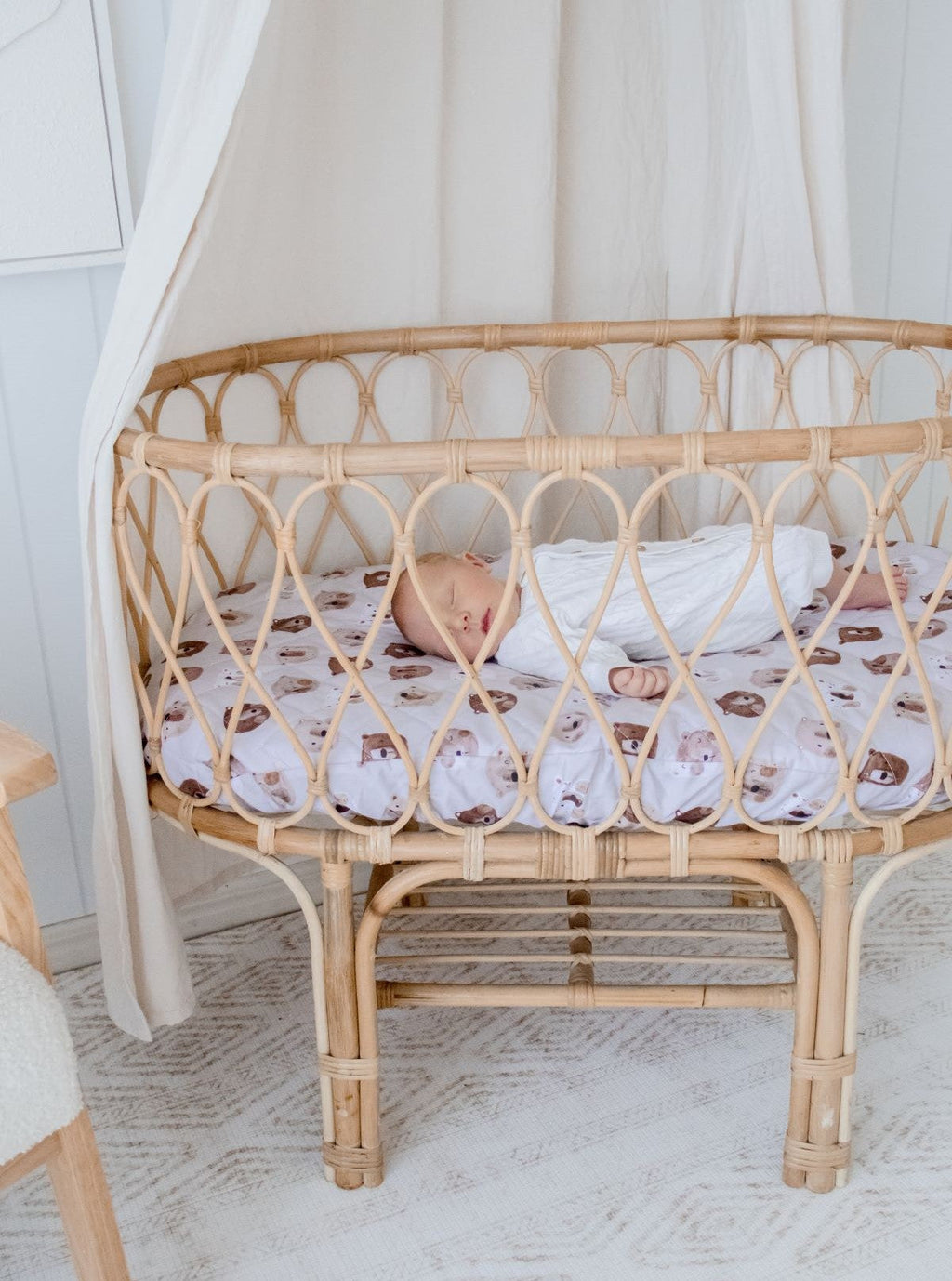 White Bear Print Quilted Cotton Waterproof Fitted Baby Bassinet Sheet