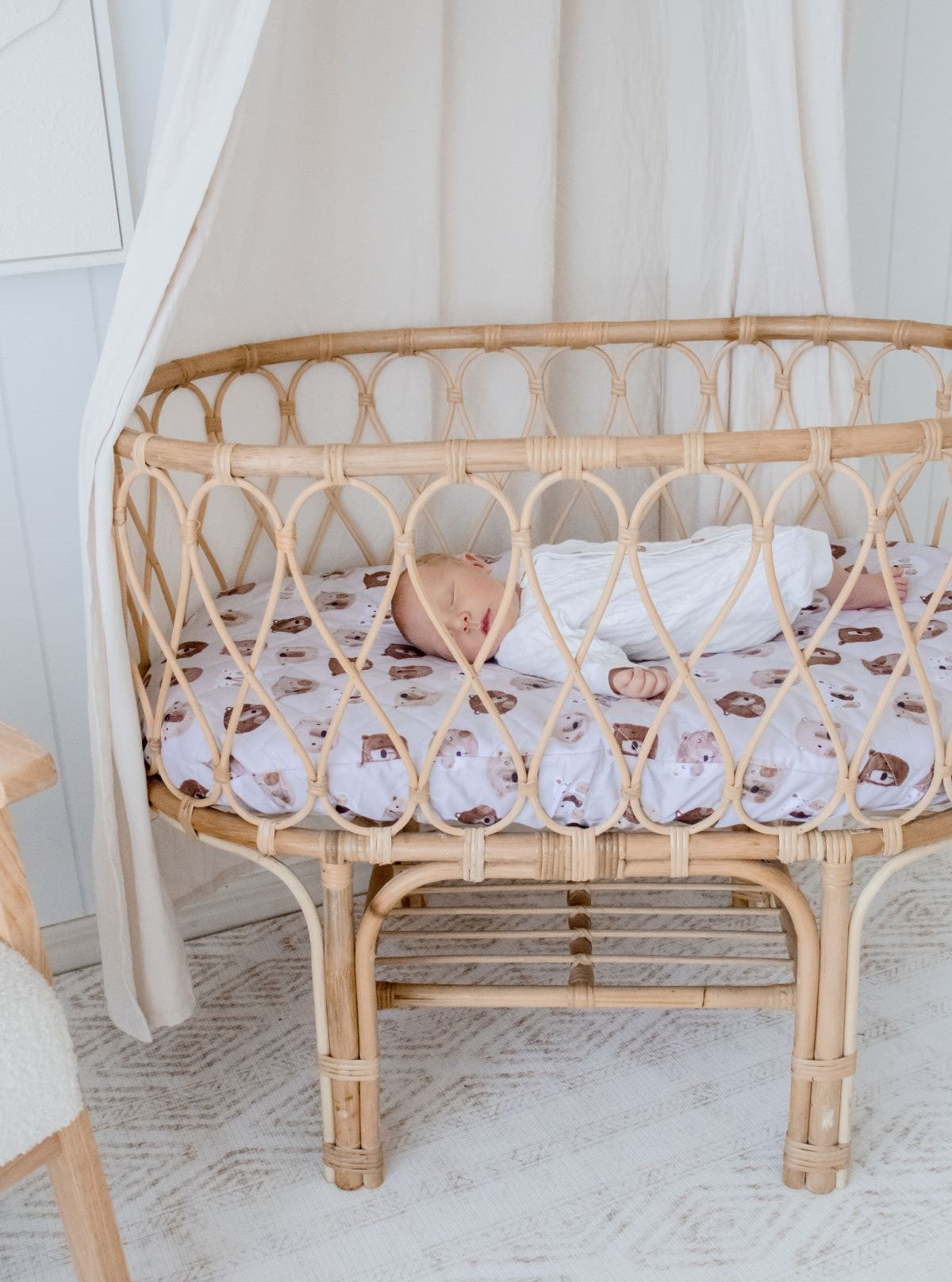 White Bear Print Quilted Cotton Waterproof Fitted Baby Bassinet Sheet
